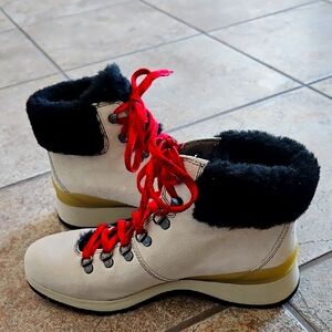 Bionica Boots Size 9M